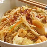 Singapore Fried Meehoon With Chicken & Prawn (Rice Vermicelli) (